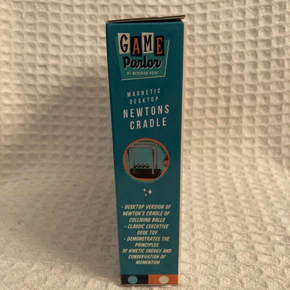 Game Parlor Meridian Point Newtons Cradle Magnetic Desk Top Executive Toy NIB - Picture 2 of 6